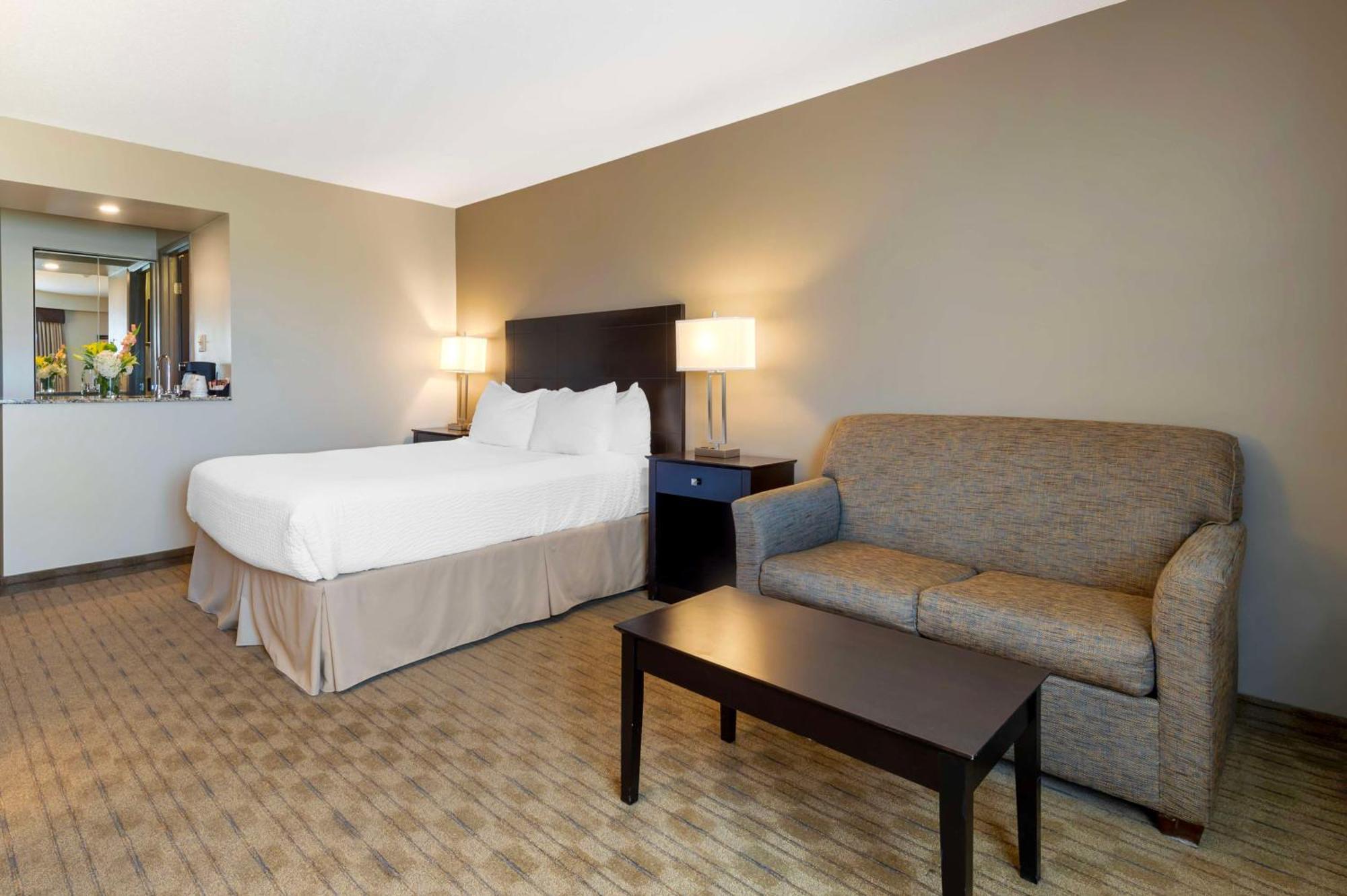 Best Western Pembroke Inn & Conference Centre Exterior photo